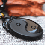 Obsidian Necklace Yin Yang - Vignette | Yin Yang Paradise