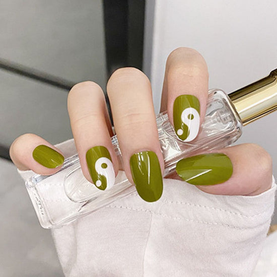 Yin Yang Nails green