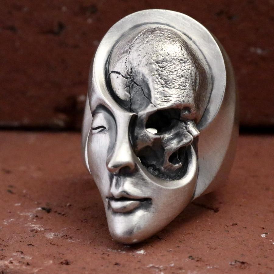 black skull ring women's