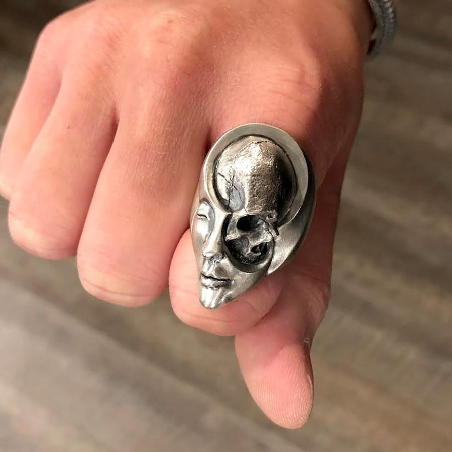 skull ring finger